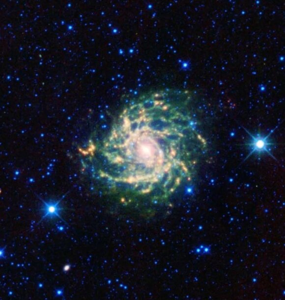 Galaxy IC 342. NASA, ESA, P. Selg/ P. Kaaret/ G. Kober foto. 