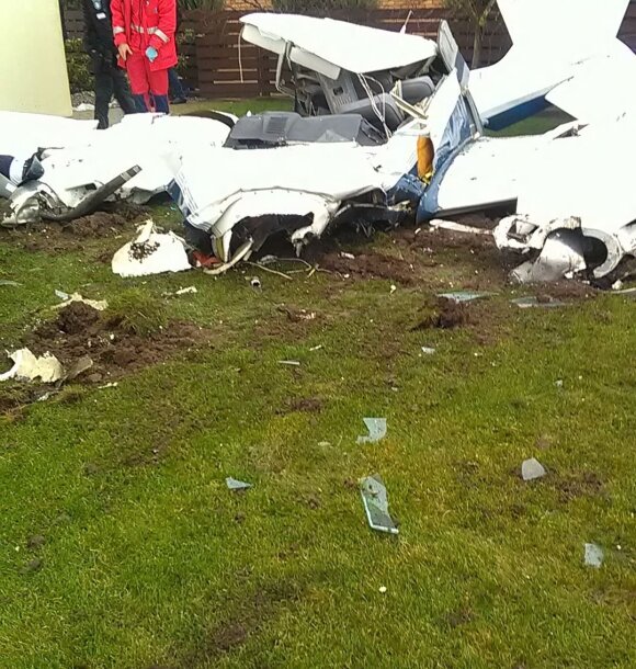 Kauno priemiestyje, gyvenamojo namo kieme, nukrito lėktuvas – žuvo žinomas pilotas su mokiniu
