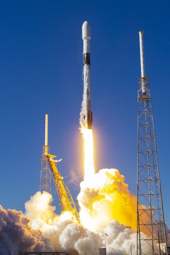 SpaceX har skutt opp tre NanoAvionics-satellitter