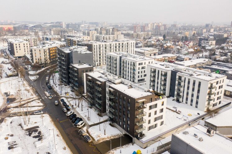 Daugiabučių kiemų laukia rimti pokyčiai: ruošiamasi elektromobilių revoliucijai