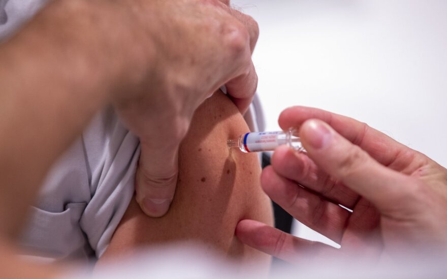 PSO: vakcinos 40 proc. sumažina COVID-19 perdavimo riziką