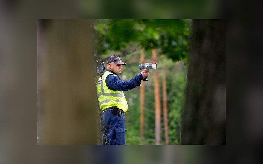 Policininkas su radaru Latvijoje