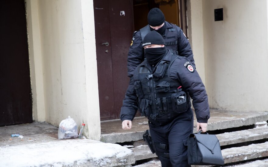 Vilniuje ant pastato sienos išpurkšta svastika, rastas sprogmuo