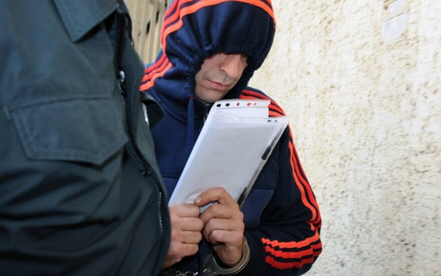 Teismo malonė: girtas du žmones užmušęs policininkas lieka laisvėje