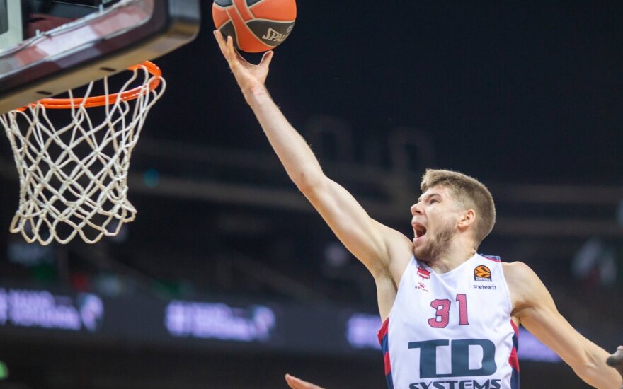 Dviejų lietuvių vedama „Baskonia“ be vargo susidorojo su „Chimki“