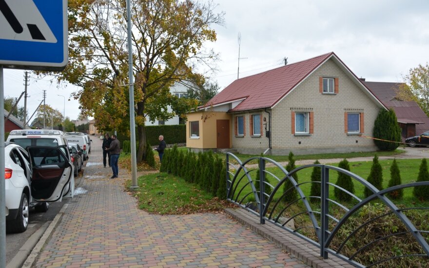 Kraupi lazdijiškio egzekucijos istorija tęsiasi: pareigūnai ir pasieniečiai sulaikė pirmą įtariamąjį