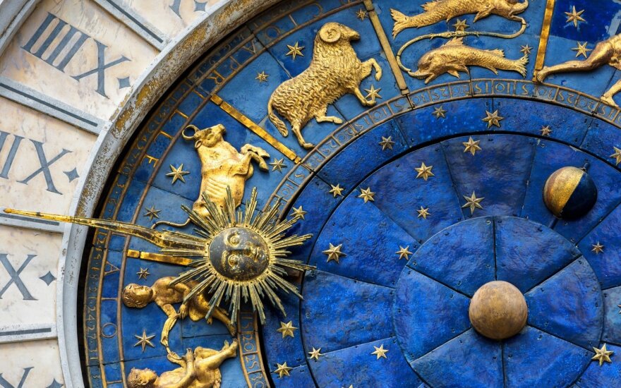 Vaivos Budraitytės liepos horoskopas: vieniems teks pasilaikyti savo nuomonę sau, kitiems – puikus metas meilės nuotykiams