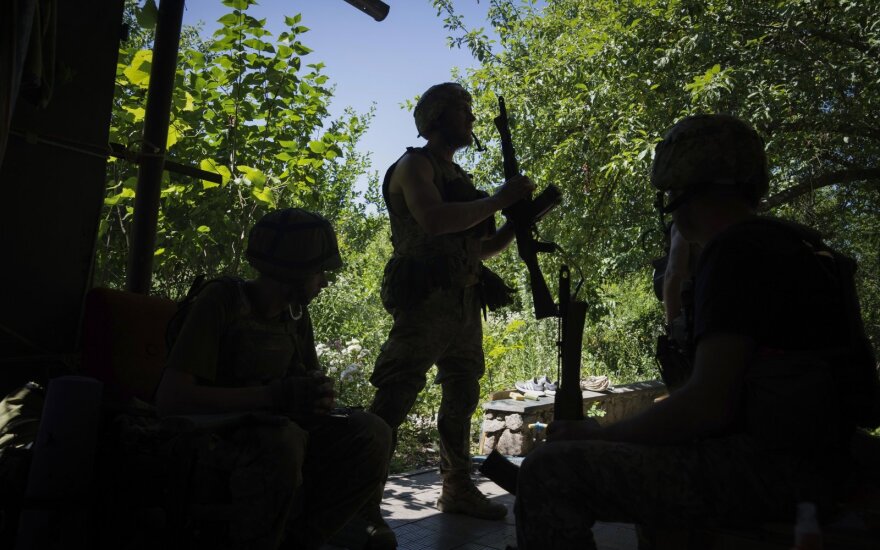 Karo ekspertai apie ukrainiečių atsitraukimą: reikėjo tai padaryti anksčiau, nes dabar gresia prarasti daugiau teritorijos
