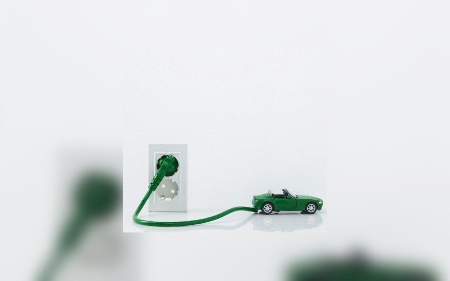 Elektromobilių ateitis: laikas keistis baterijoms!