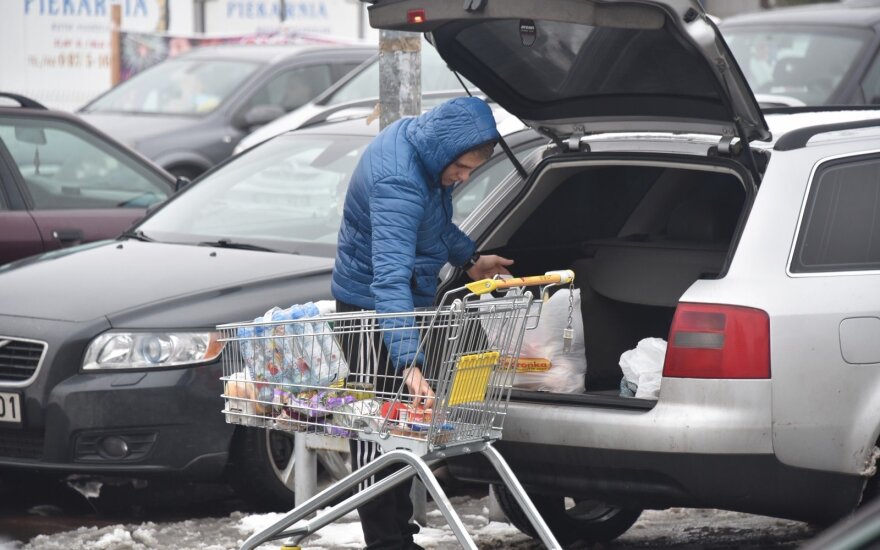 Suskaičiuota, kiek per metus Lietuvoje pakilo kainos