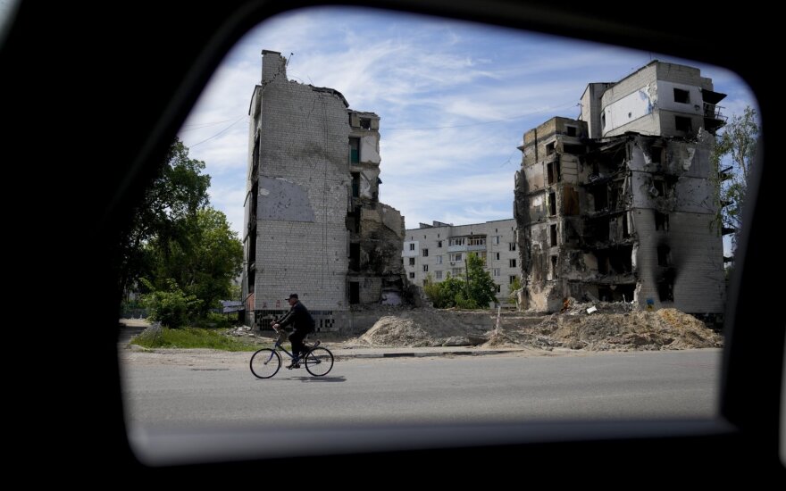 Pasaulio banko vadovas: karas Ukrainoje gali sukelti pasaulinę recesiją