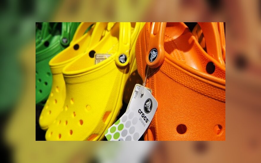 „Crocs“ už batų reklamos teiginius mokės 0,6 mln. litų baudą