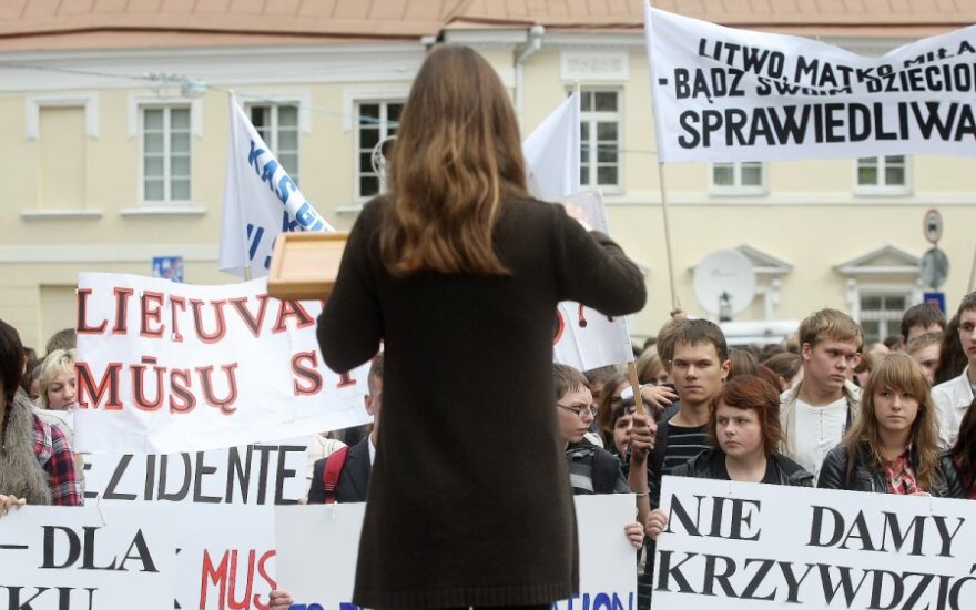 Lenkijos piliečio peticiją dėl švietimo Lietuvoje išnagrinėjusi Europos Komisija pažeidimų neįžvelgė