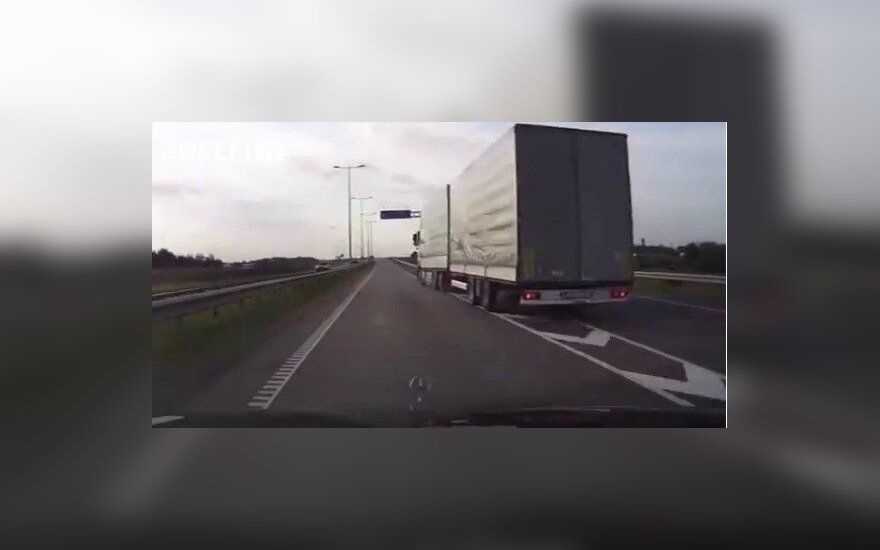 Įžūlus sunkvežimio vairuotojas išprovokavo keiksmų laviną