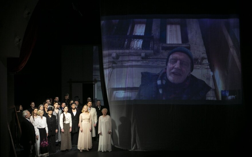 Vilniaus mažajame teatre su jubiliejumi pasveikintas Rimas Tuminas: dar ne pabaiga, tikiu tuo