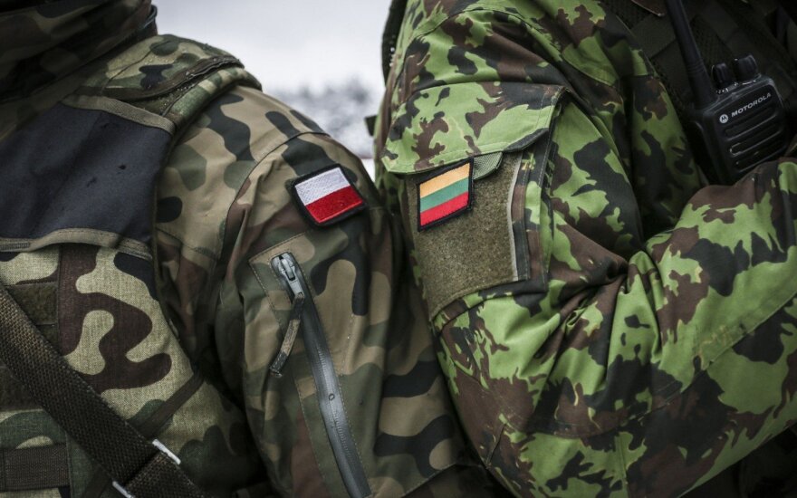 Po gėdingo incidento Lenkijos viešbutyje – sunkios Lietuvos kariuomenės kapitono pagirios
