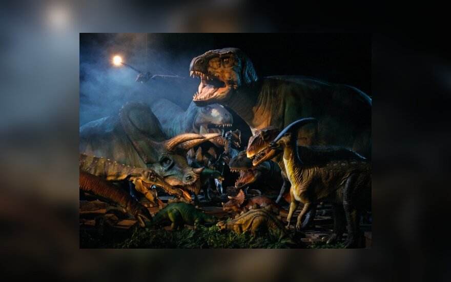 S.Spielbergas taps serialo apie dinozaurus prodiuseriu