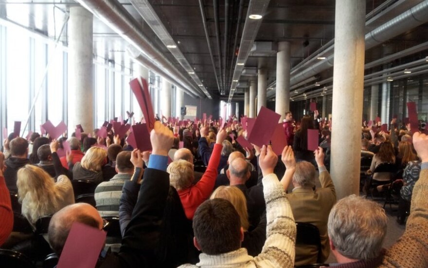Membership in political parties going up, trade unions down in Lithuania