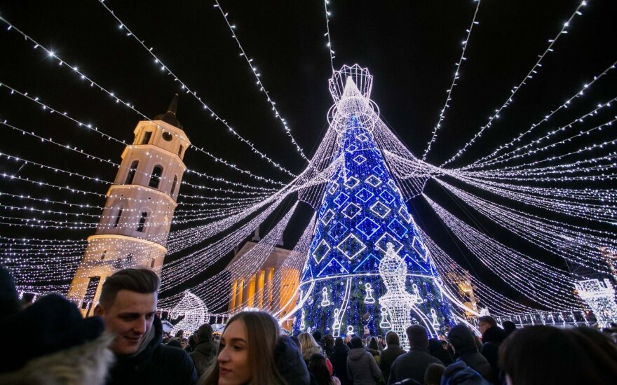Chess queen-like Christmas tree lit up in Vilnius