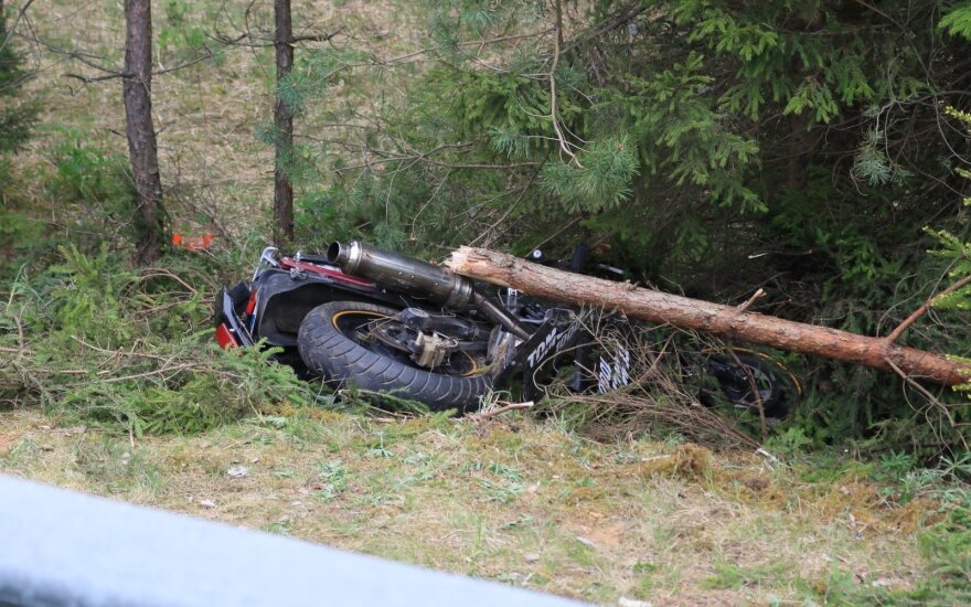 Tragedija Švenčionių rajone: pasienietis, važiuodamas motociklu, pamojavo tėvui ir netrukus žuvo