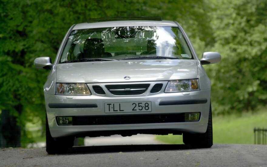 Saab automobilis