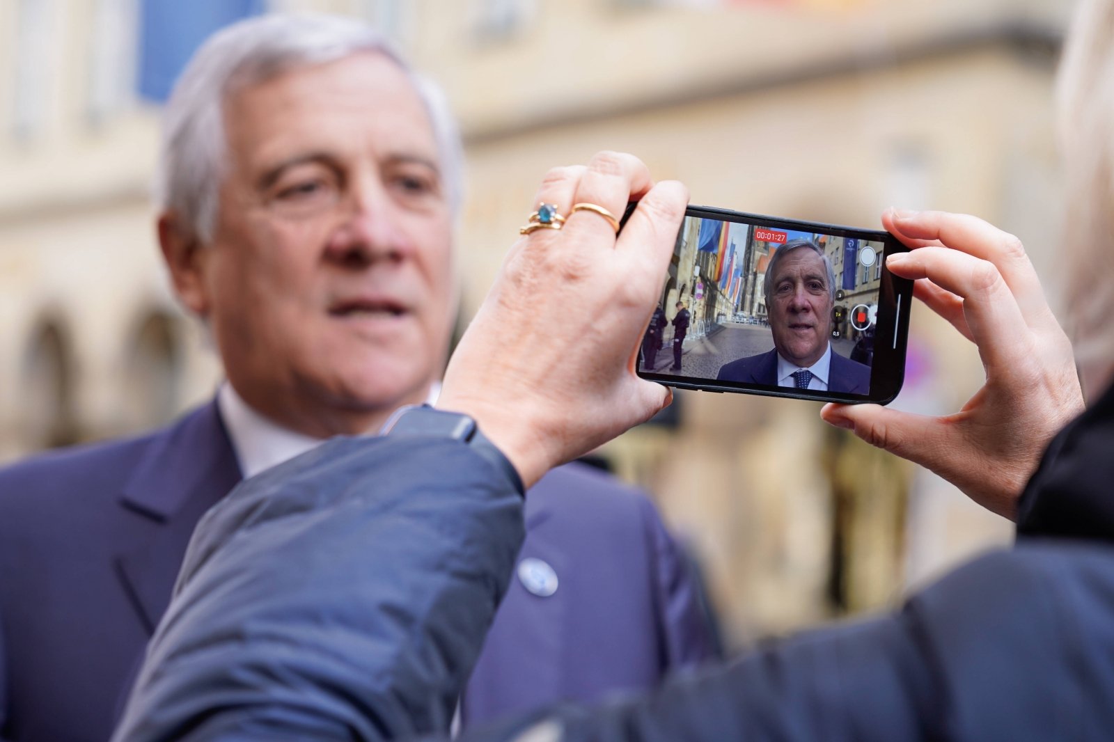 Tajani: La dura presa di posizione dell’Italia sui migranti è un messaggio all’Ue