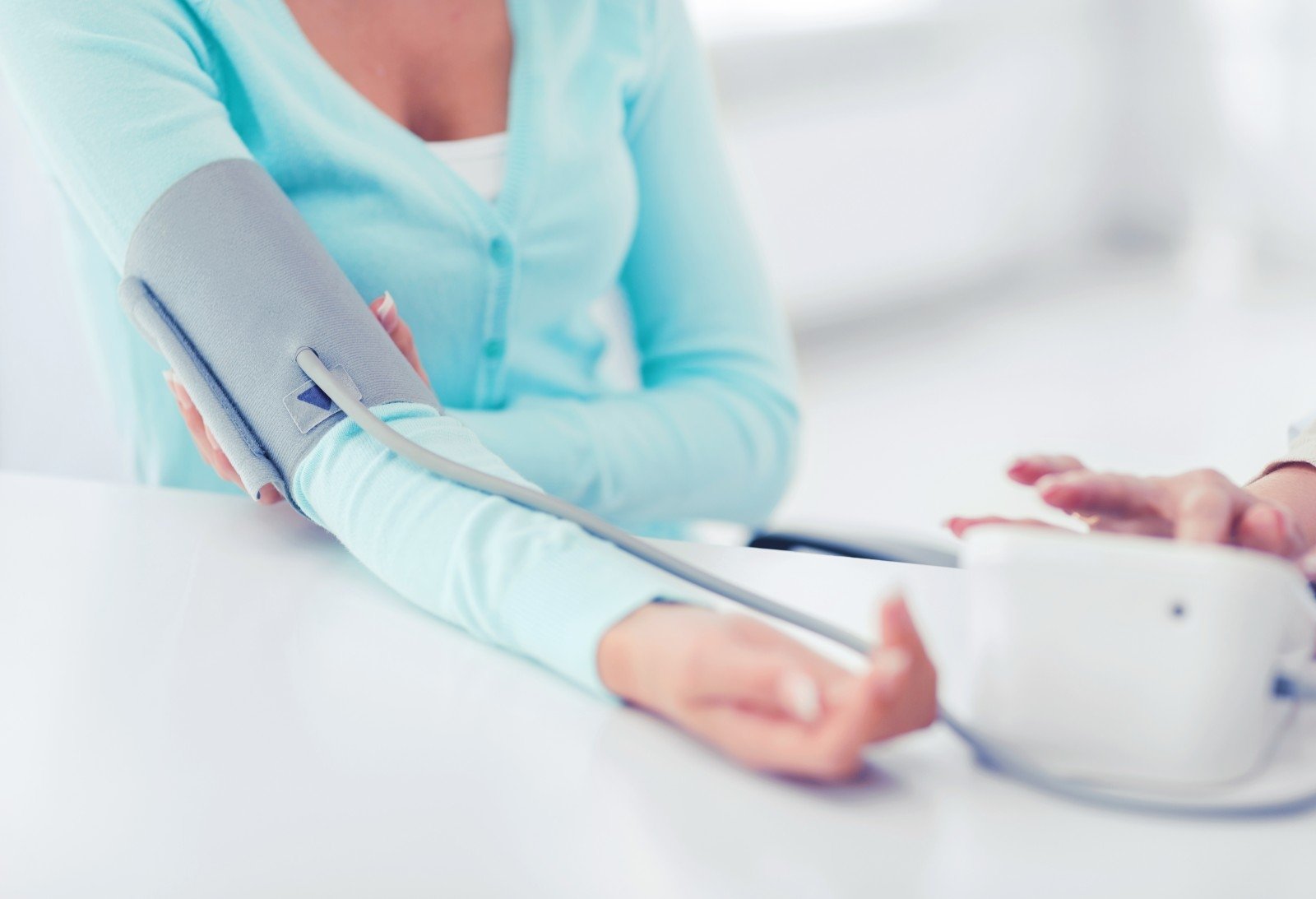 Slėgio šuolis - hipertenzija: simptomai, priežastys ir gydymo metodai