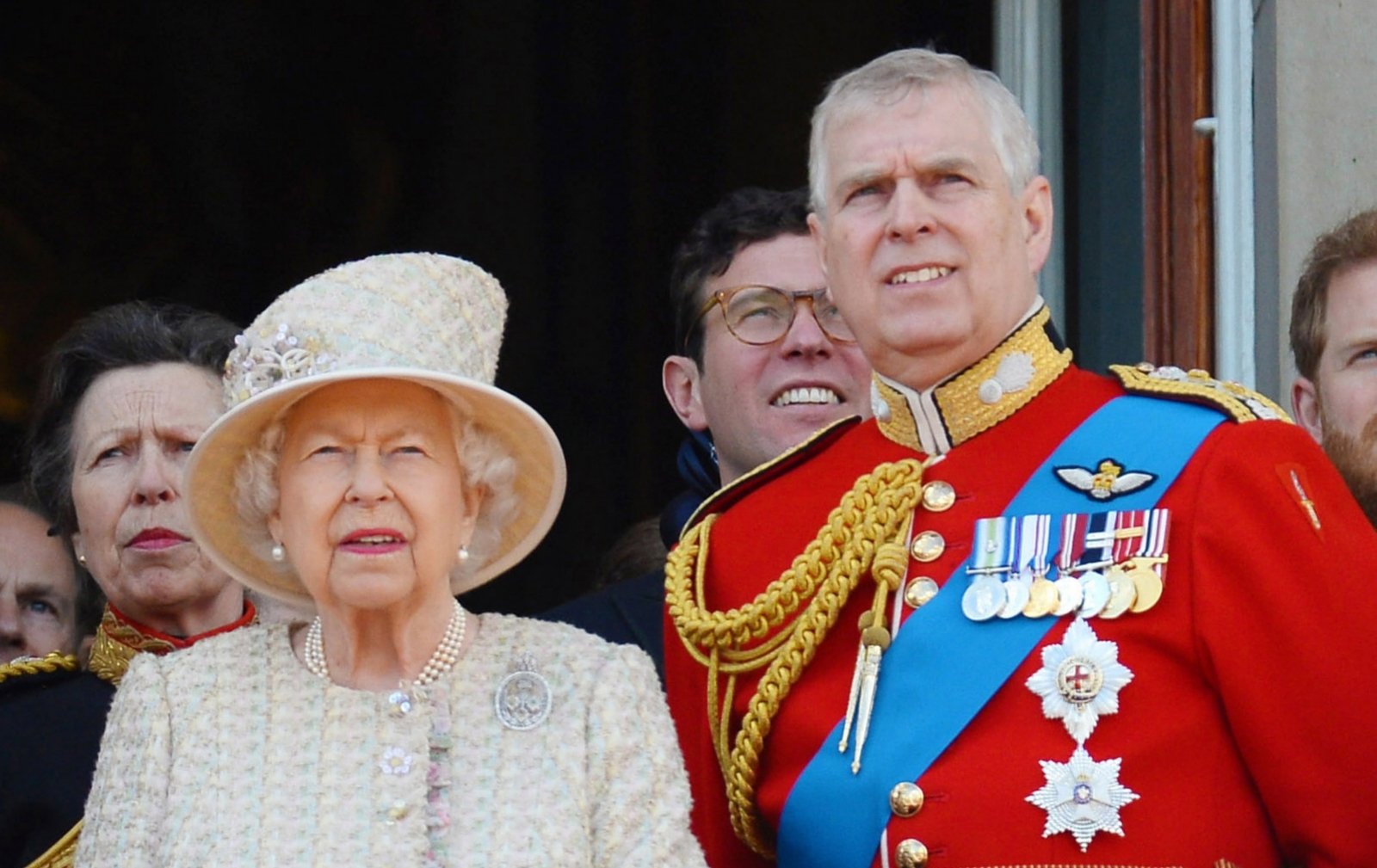 Принц Эндрю лишился воинских званий, титула и королевского