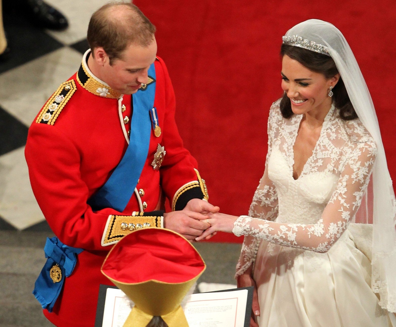 Пару смешных, забавных,  и даже нелепых случаев на королевских свадьбах История,Королевские династии,Монархия