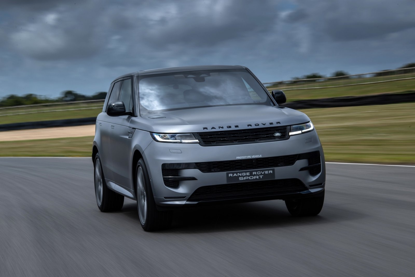 Tecnologie avanzate della nuova Range Rover Sport: cosa nasconde le ultime soluzioni del produttore?