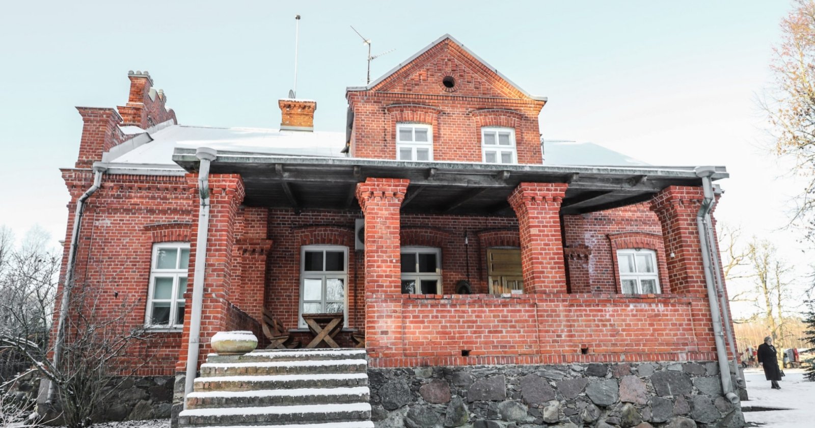 Panevėzio Rajono Legendos Akmenimis Paversta Seima Ir Dvaras į Kurį Rinkdavosi Rasytojai Delfi Miestai