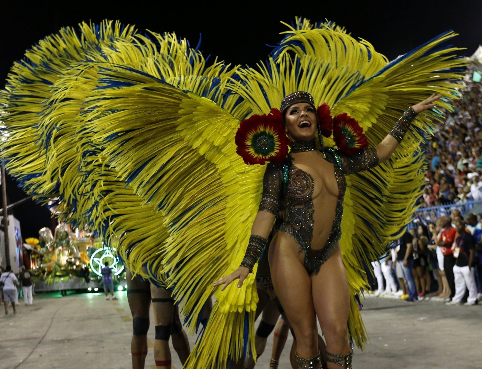 Карнавал в бразилии без костюмов