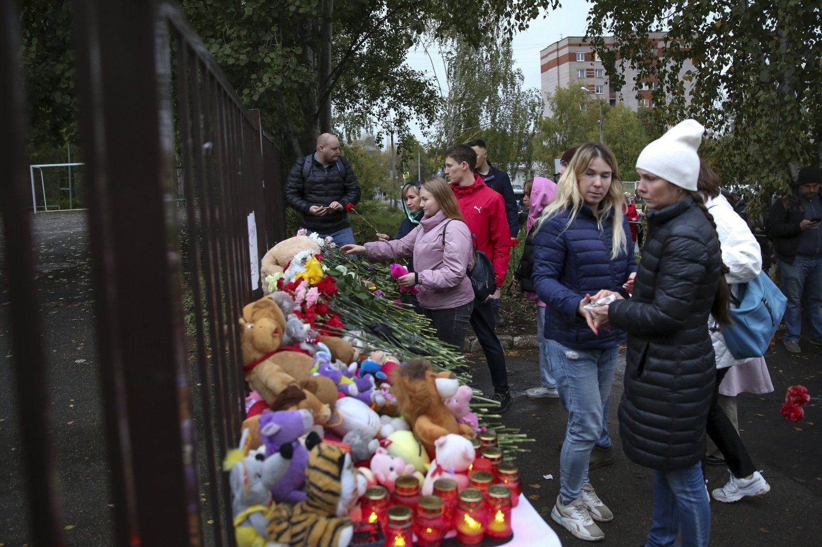 Per šaudymą Rusijos mokykloje žuvo 17 žmonių