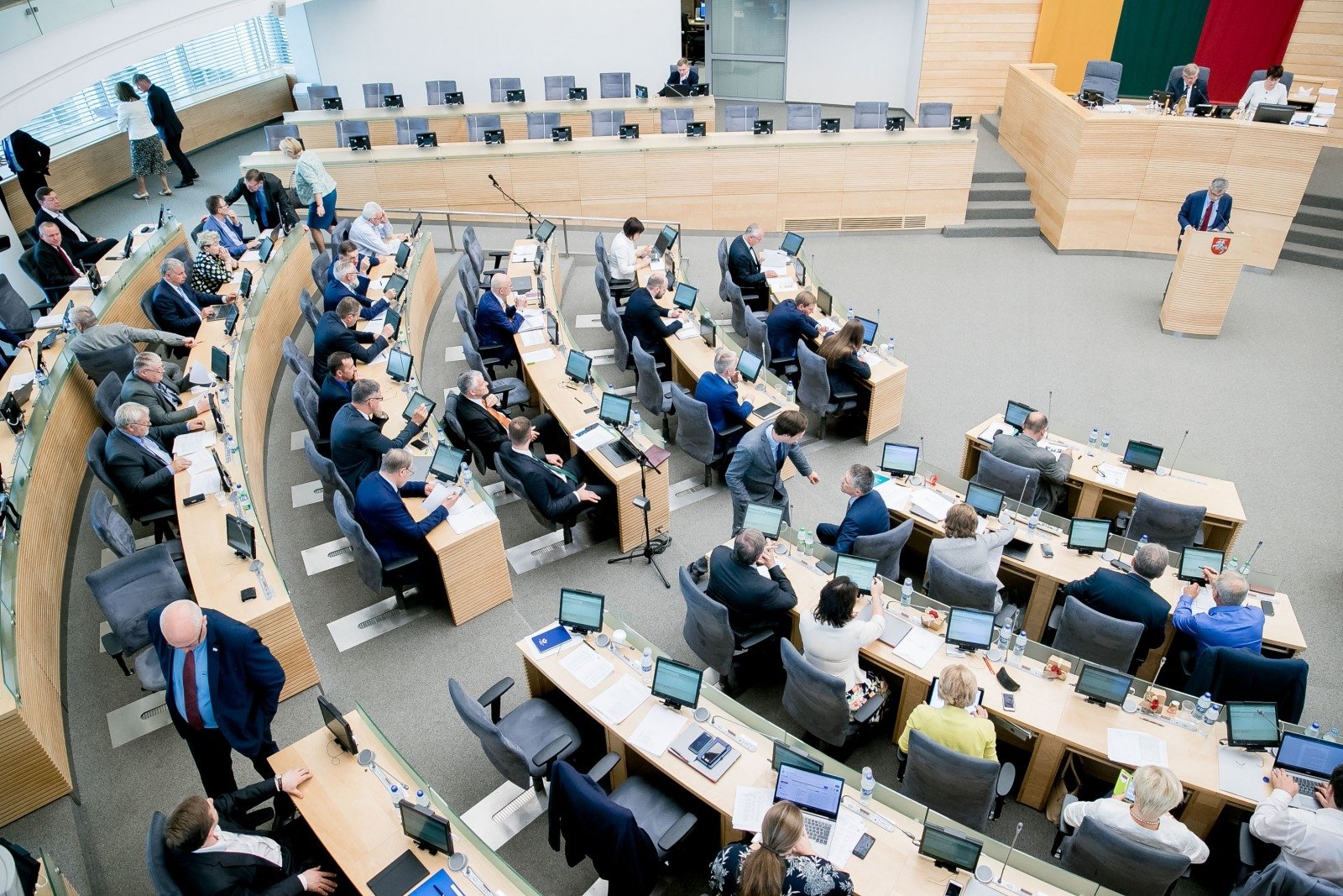 Seimas Takes Another Step To Setting Ceiling On Social Security
