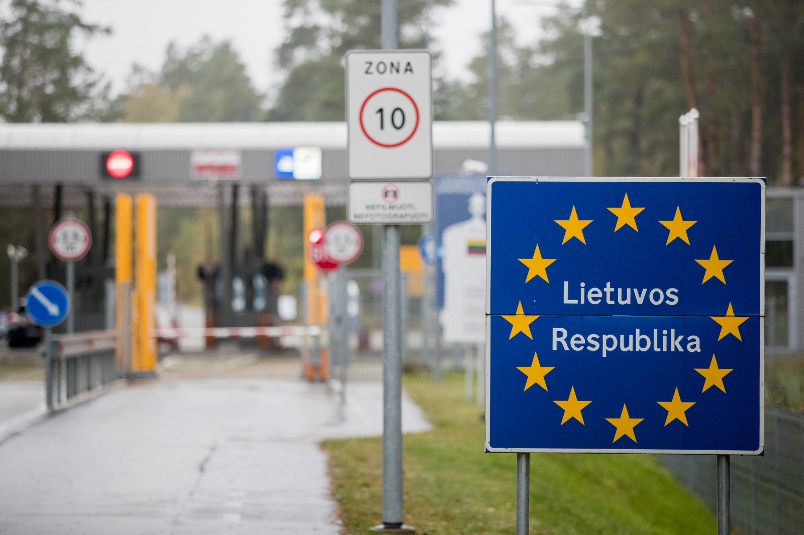 Погранслужба: за сутки на границе Литвы с Беларусью развернули 75 нелегальных мигрантов - RU.DELFI