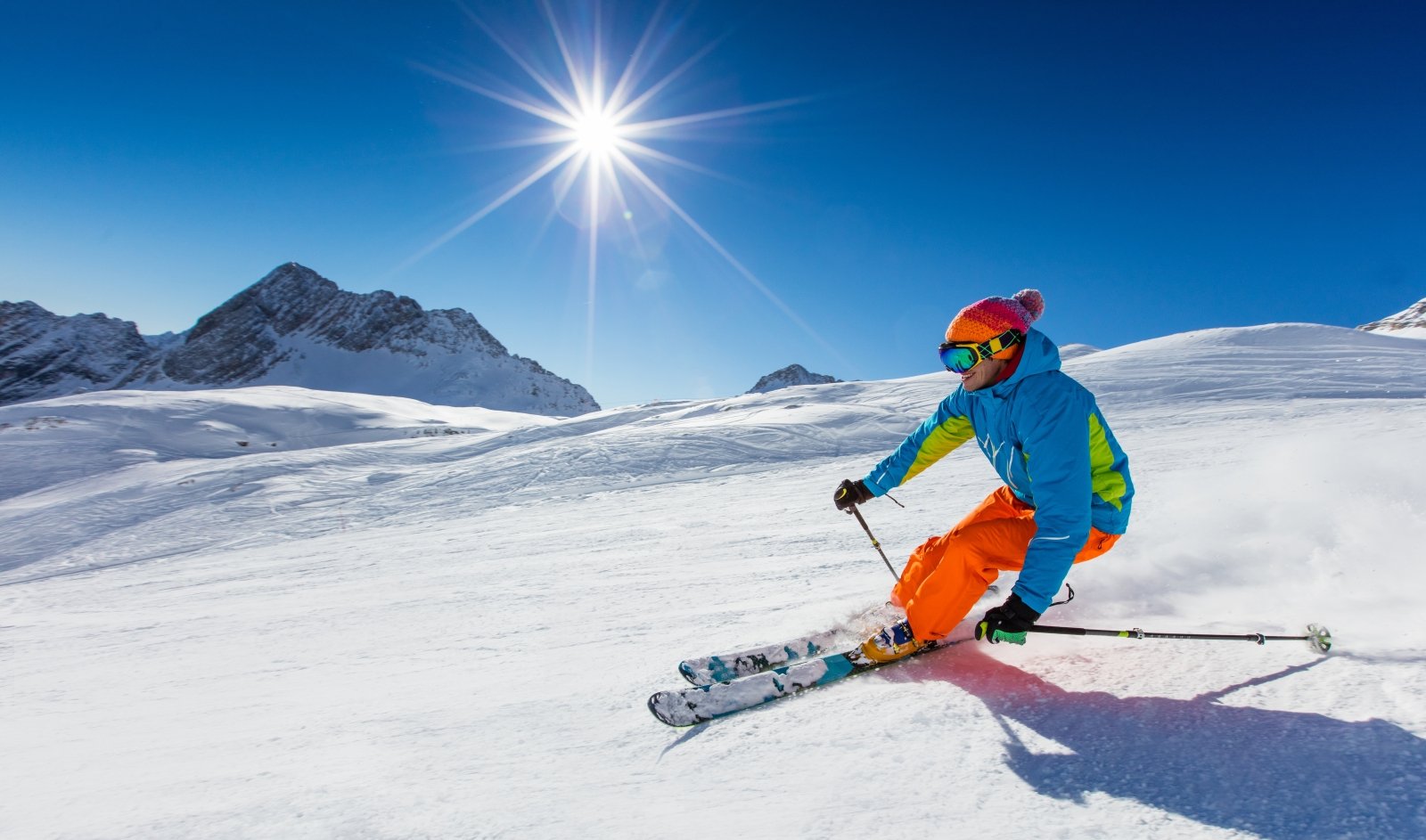 Prepara gli sci per l’inverno in estate: quali stazioni sciistiche in Italia e Francia vale la pena visitare in questa stagione?