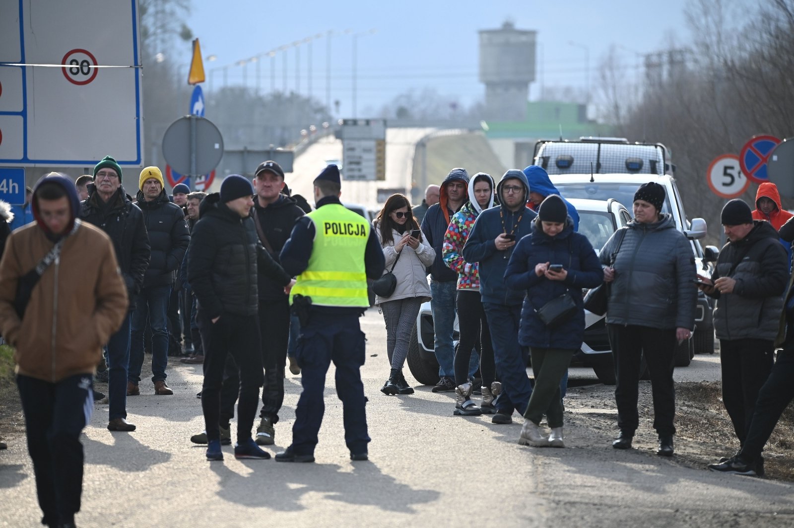 Granica ukraińsko-polska: jak rozdarci wojną ludzie próbują uciec od koszmaru